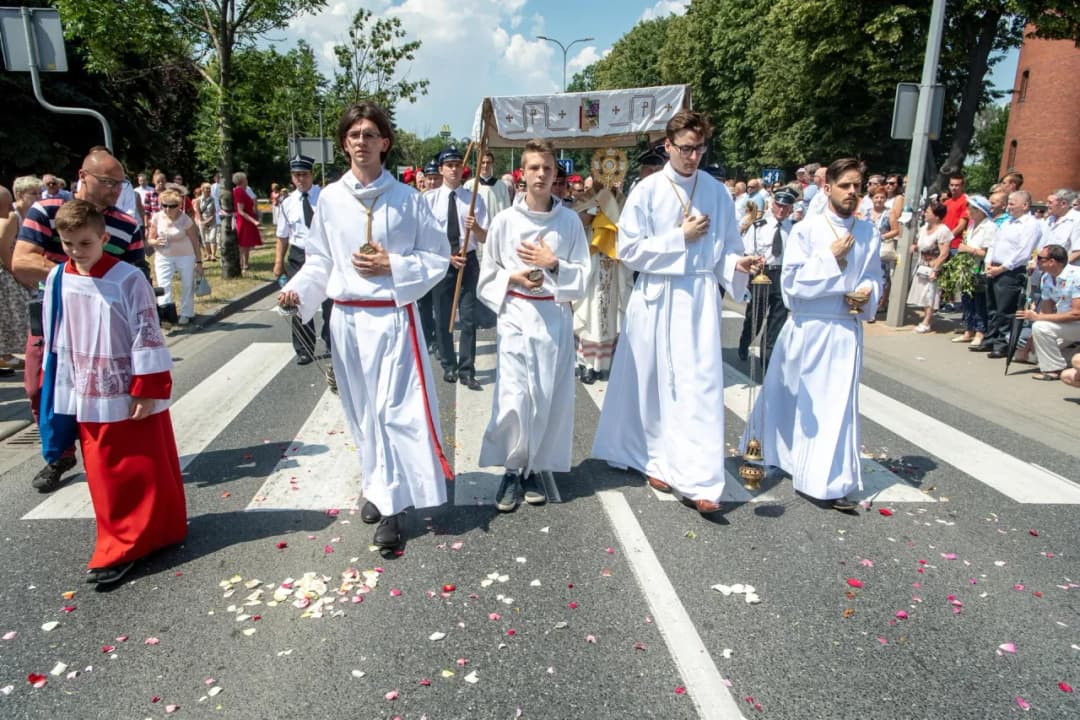 Czy w Boże Ciało trzeba iść do kościoła? Sprawdź obowiązek uczestnictwa