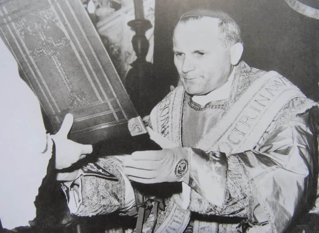 Kiedy Karol Wojtyła został biskupem? Data, która zmieniła historię Kościoła