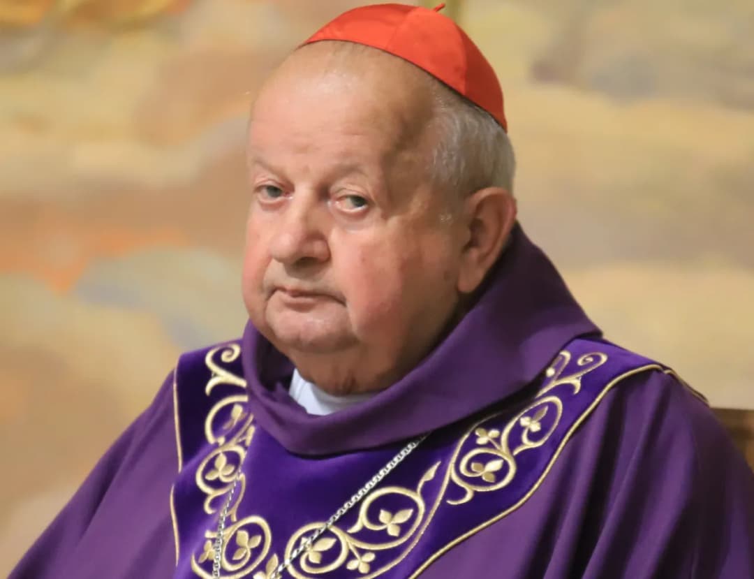 Biskup Dziwisz ile ma lat? Zaskakujący wiek i życie arcybiskupa