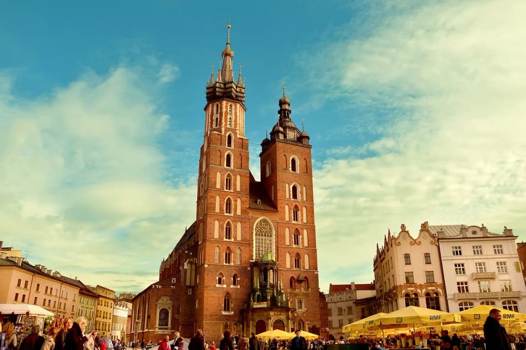 Ile trwa suma w kościele? Poznaj różnice w czasie mszy