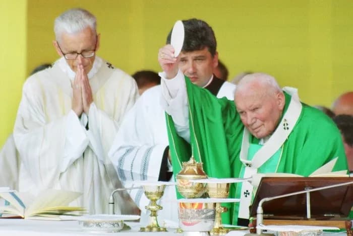 Jan Paweł II dlaczego został świętym? Kluczowe powody kanonizacji.
